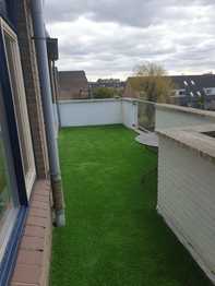 Kunstgras op balkon in Leiden